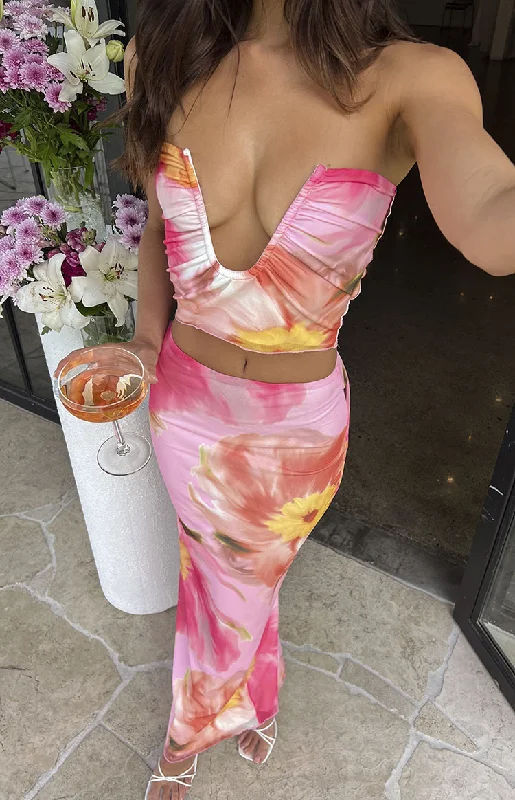 Unmissable Offer insulated jacketEsha Pink Floral Maxi Skirt