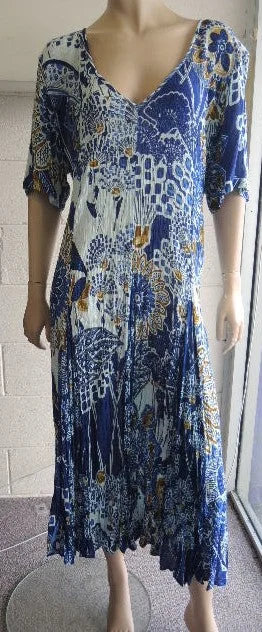 Savings Alert flowy dressOrientique Crinkle Rayon Dress