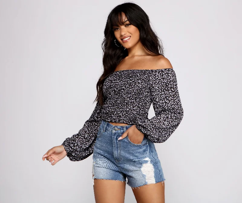Shop and Save Feelin' Flirty Ditsy Floral Crop Top