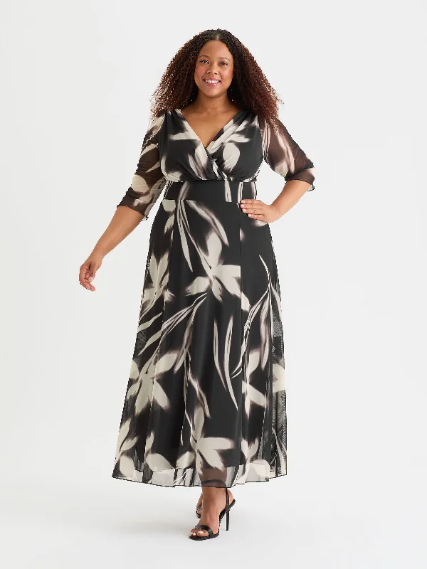Bargain Blast shift dressVerity Black and Cream  Print Maxi Gown