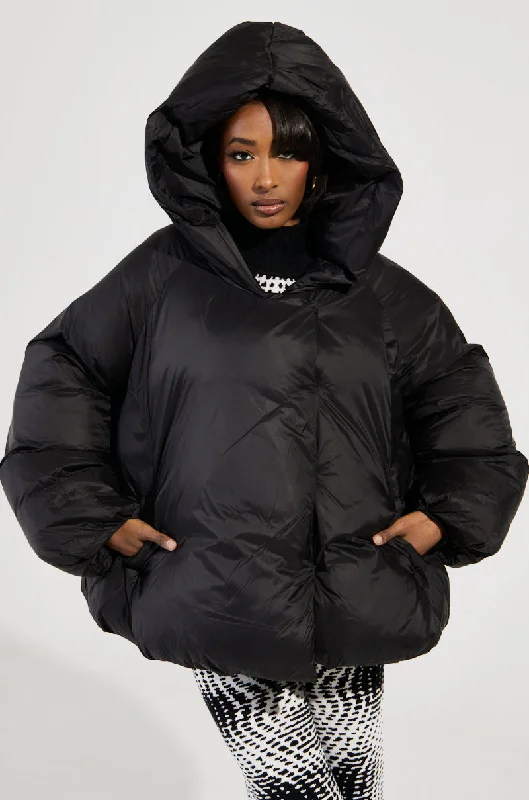 Stock Clearance soft shell coatLEONE STATEMENT CIRCLE CROP PUFFER IN BLACK